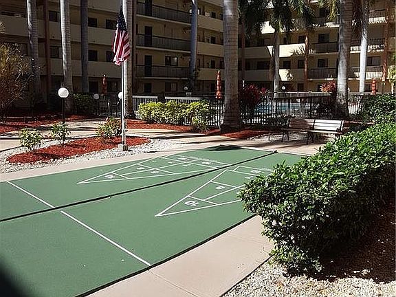 4th image of 2121 Collier Ave APT 114