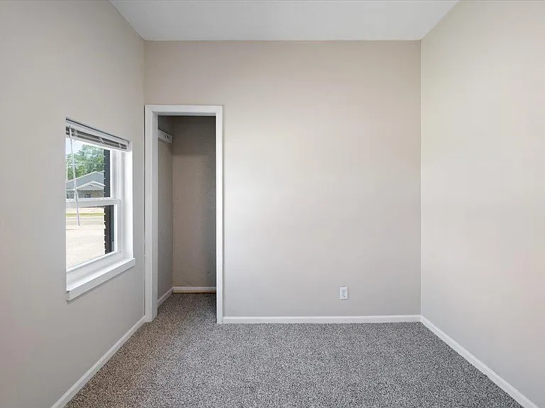 914 S Adams St — Photo 10
