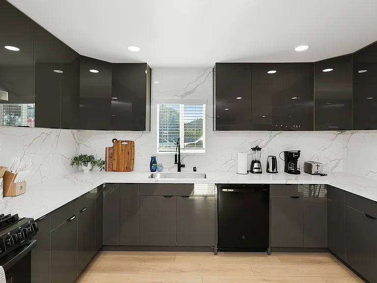 13502 Jackson St — Photo 16