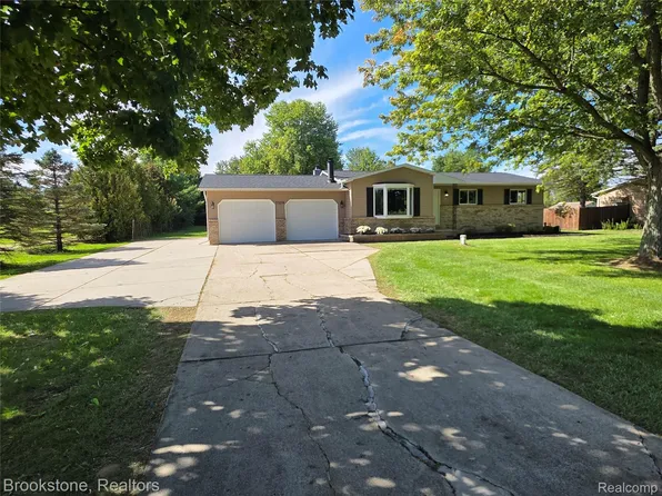 7379 N Linden Rd, Mount Morris, MI 48458