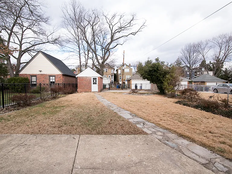 1731 Taylor St NW — Photo 27