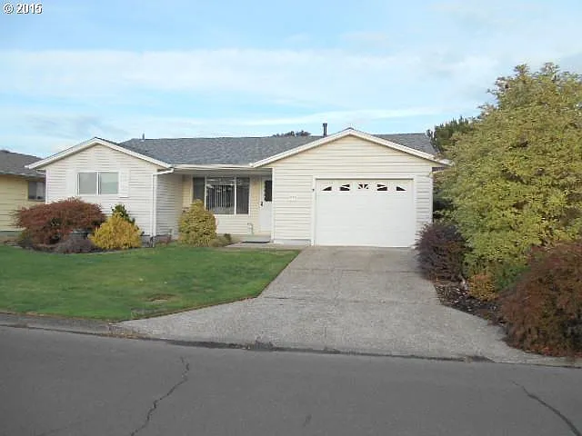 370 S Cascade Dr photo 1