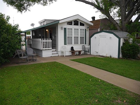 2nd image of 507 Brazos Harbor Dr