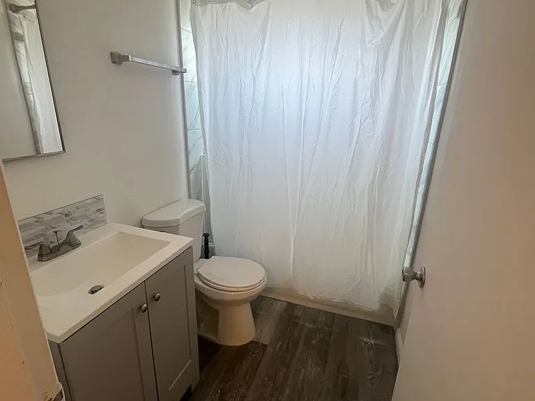 347 Jeffrey Dr — Photo 6
