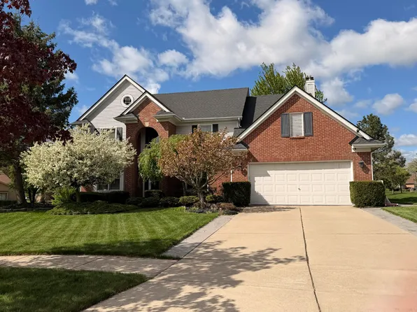 18175 Queensbury Dr, Livonia, MI 48152