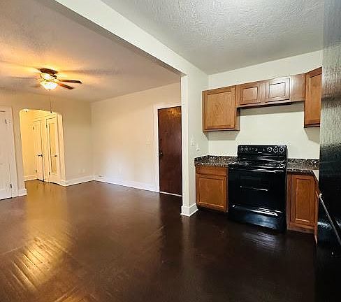 3rd image of 6804 W Clinton Ave APT 9