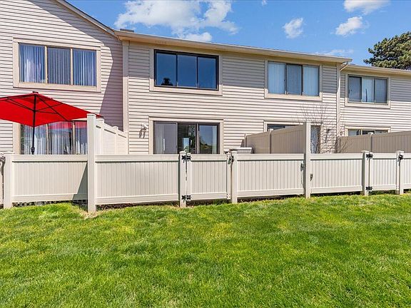 2nd image of 2713 Summer Dr