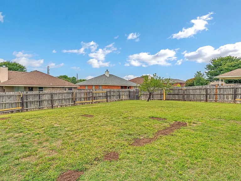221 Cedar Ridge Dr — Photo 29