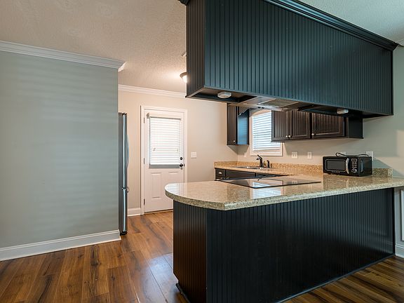 4th image of 4122 Barrington Dr