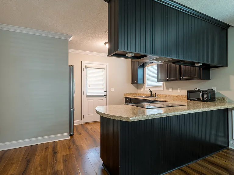 4122 Barrington Dr — Photo 4