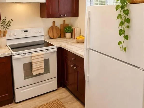 11000 SW 200th St Unit 406, Miami, FL 33157