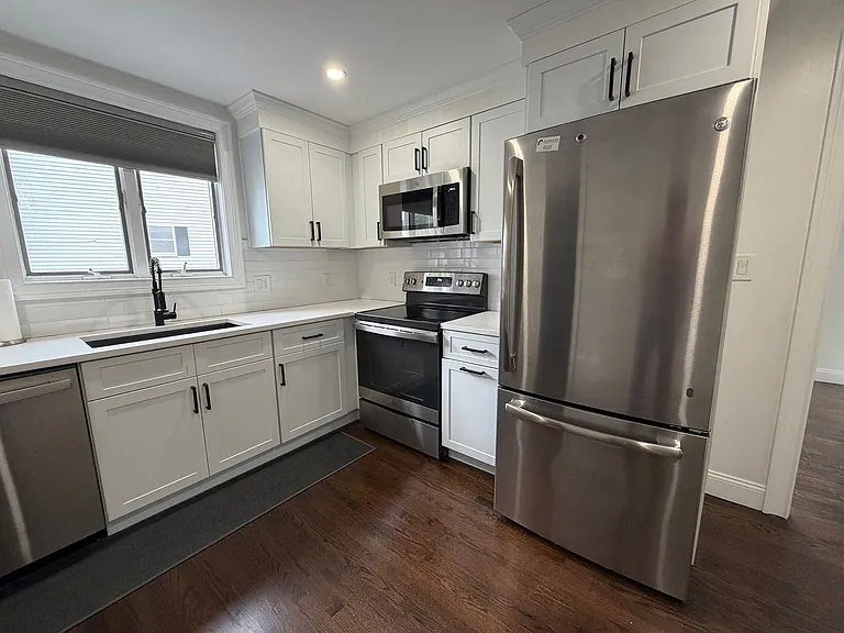 39 Endicott St — Photo 4