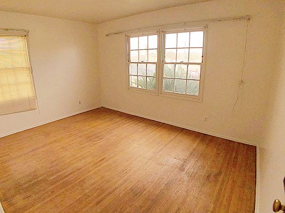3rd image of 7527 Norwalk Blvd