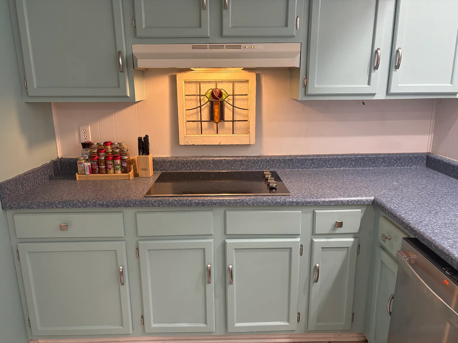 4 bed, 2.5 bath, 2067 sqft, $2,450 — Photo 3
