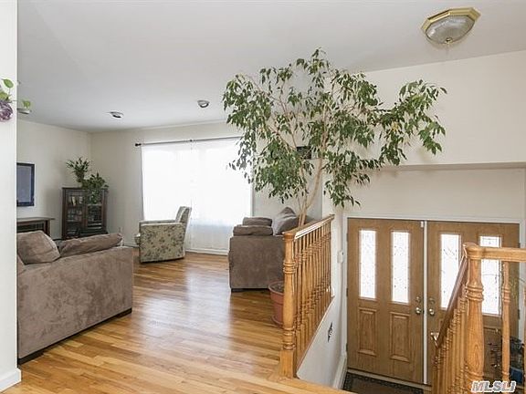 3rd image of 11 Broadfield Pl