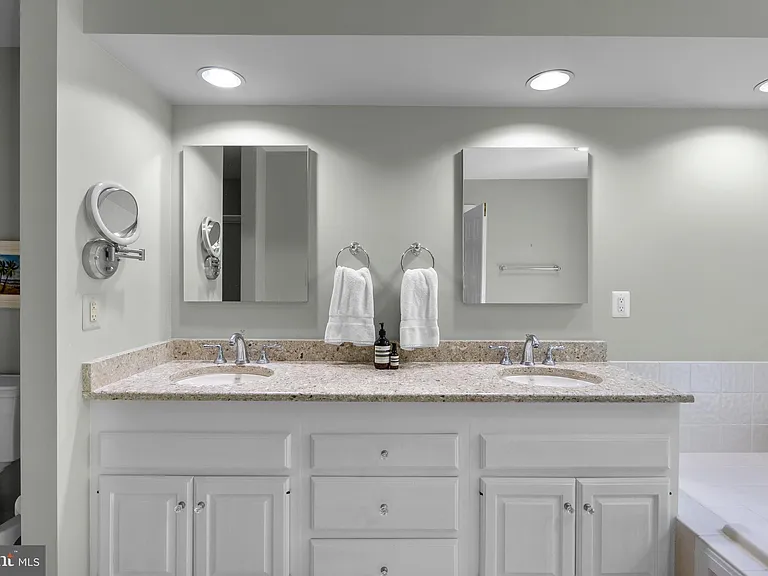 1532 Hampton Hill Cir — Photo 23