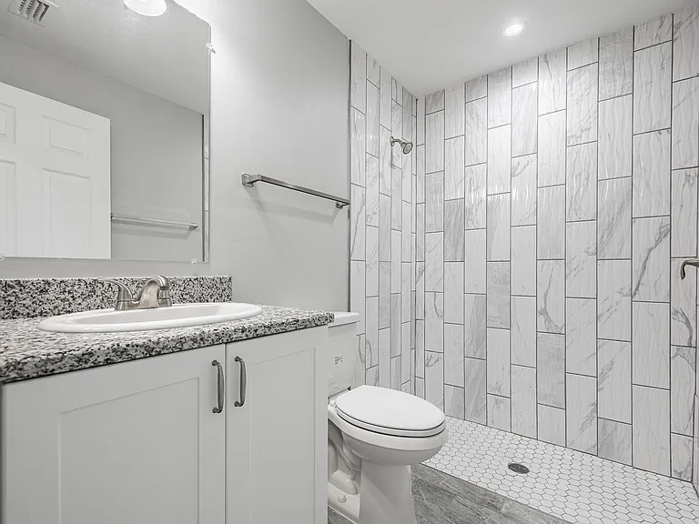 184 Broward Ave — Photo 8