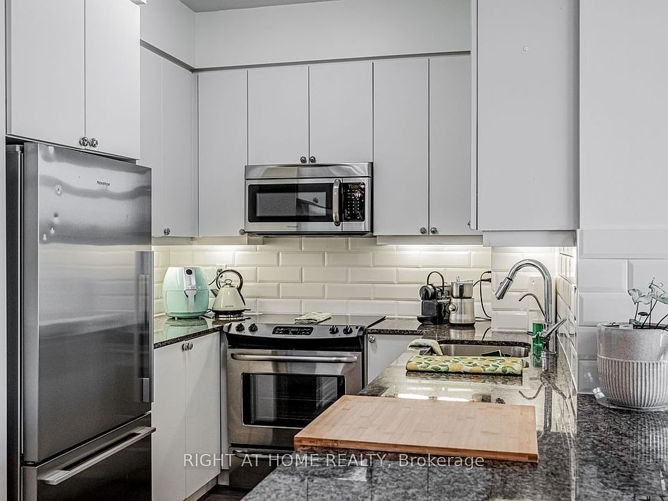 25 Fontenay Ct 405, Toronto, ON M9A 0C4 Zillow