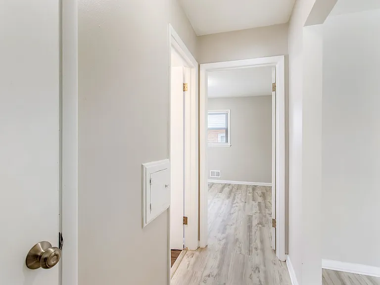 147 S Grand Ave #2 — Photo 7