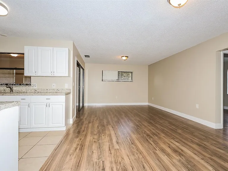 1434 SW Broadview St — Photo 4