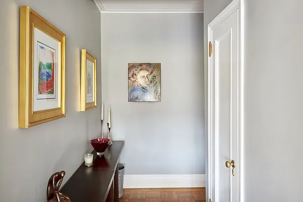 Sold by Warburg | media 25