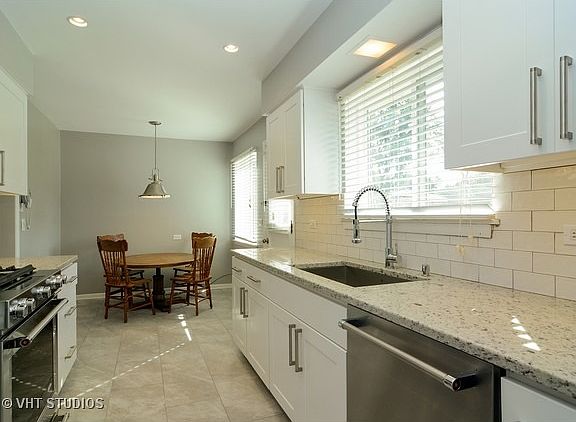 4th image of 21 S Waterman Ave