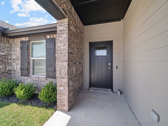 4th image of 2709 Stonecreek Dr