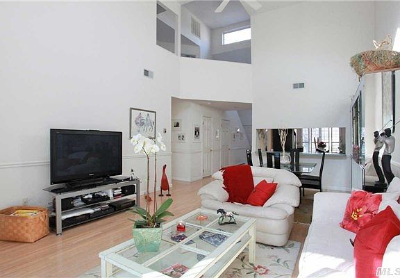 5th image of 2 Northridge Cir