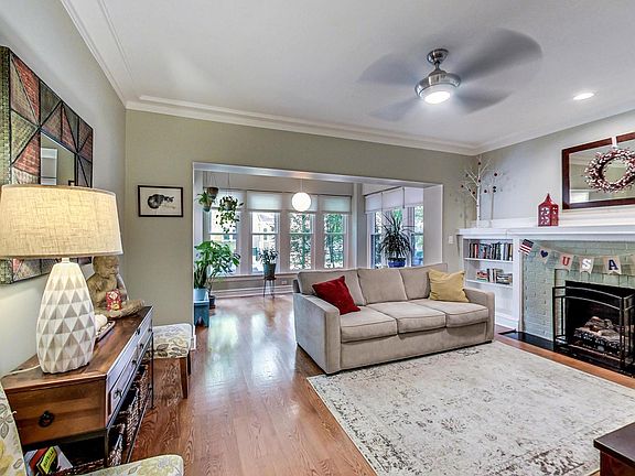 4th image of 1528 W Rosemont Ave #1