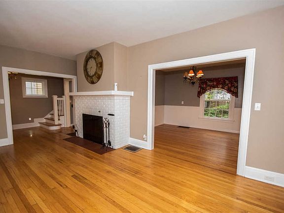 3rd image of 123 Essex Ln