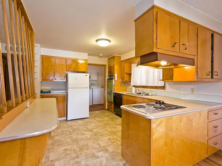 Kitchen (Tenants currently in home. These are previous photos. Updated photos coming soon.)