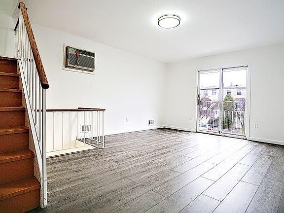 5th image of 168 Braisted Ave #2