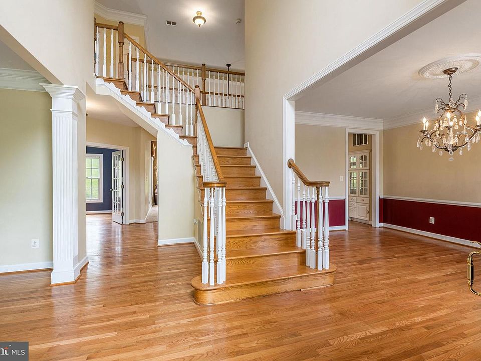 2nd image of 5129 Britten Ln