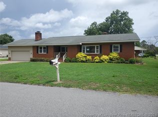 405 Willow Rd, Clinton, NC 28328