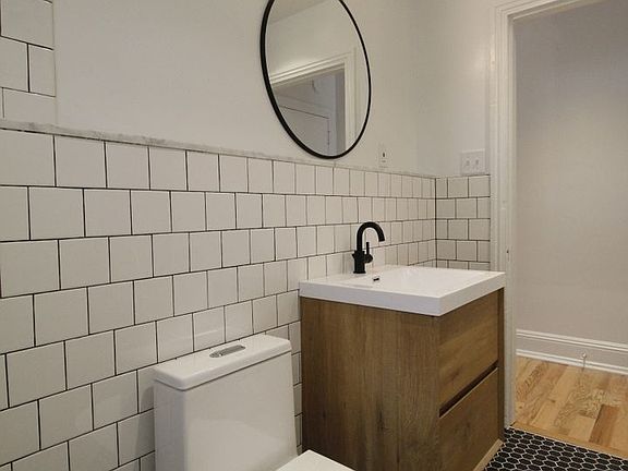 5th image of 1927 Spring Garden St #3R
