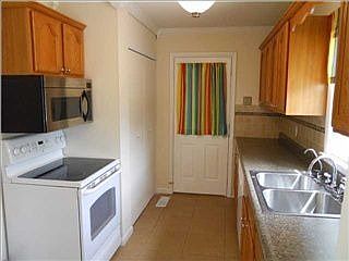 5th image of 7133 E Blackford Ave