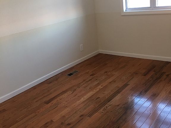 4th image of 1472 E 45th St
