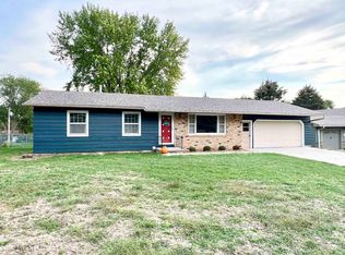 1211 W 10th St, Yankton, SD 57078