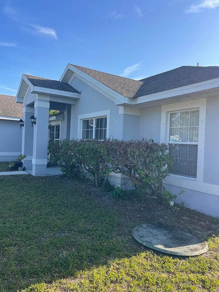 4 bed, 2.0 bath, 2555 sqft, $3,000 — Photo 3