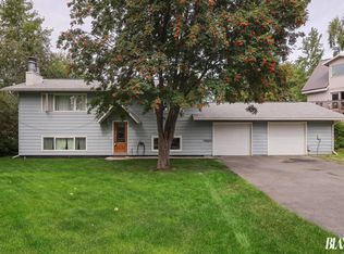 7101 Shooresin Cir, Anchorage, AK 99504