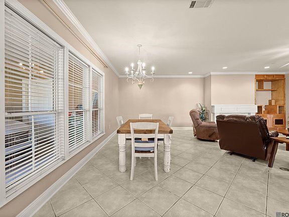 4th image of 299 Secret Garden Ln