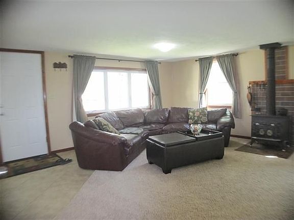 4th image of 3095 Keats Ave