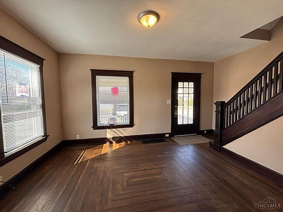 3rd image of 319 Crawford St
