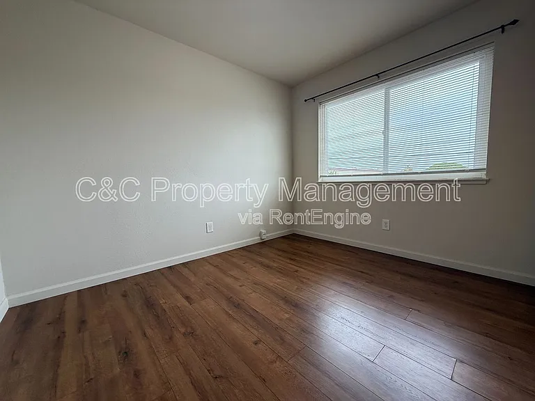 803 Hawthorne St #7 — Photo 7