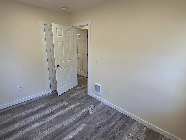 730 Myrtine St — Photo 19