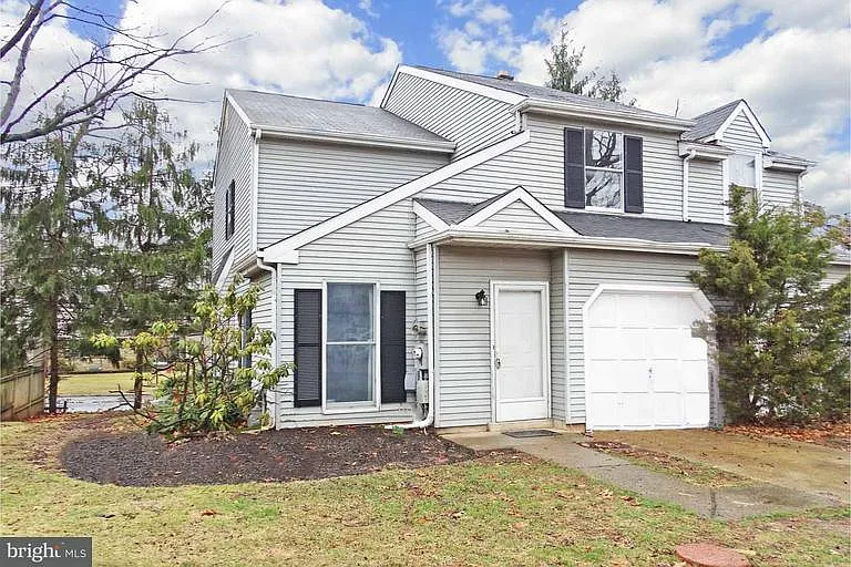 526 Winding Way photo 1