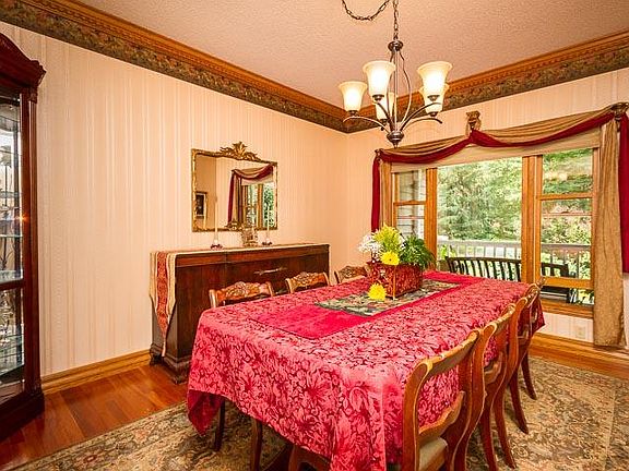 5th image of 882 Lois Ln
