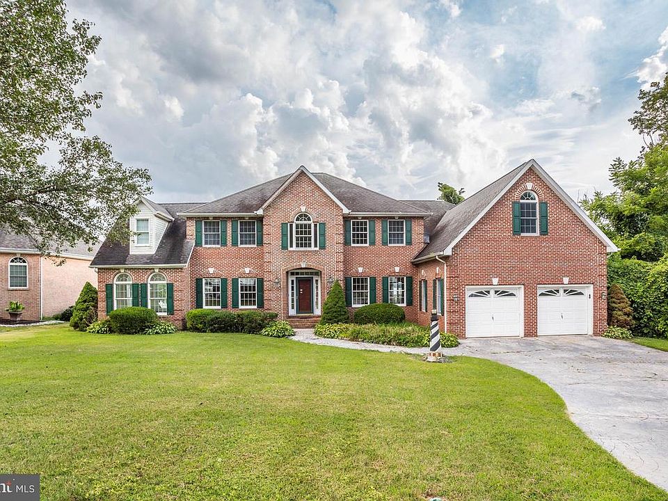 1st image of 35451 Army Navy Dr