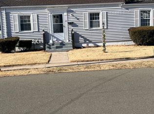 42 Dallas St, Hamden, CT 06514