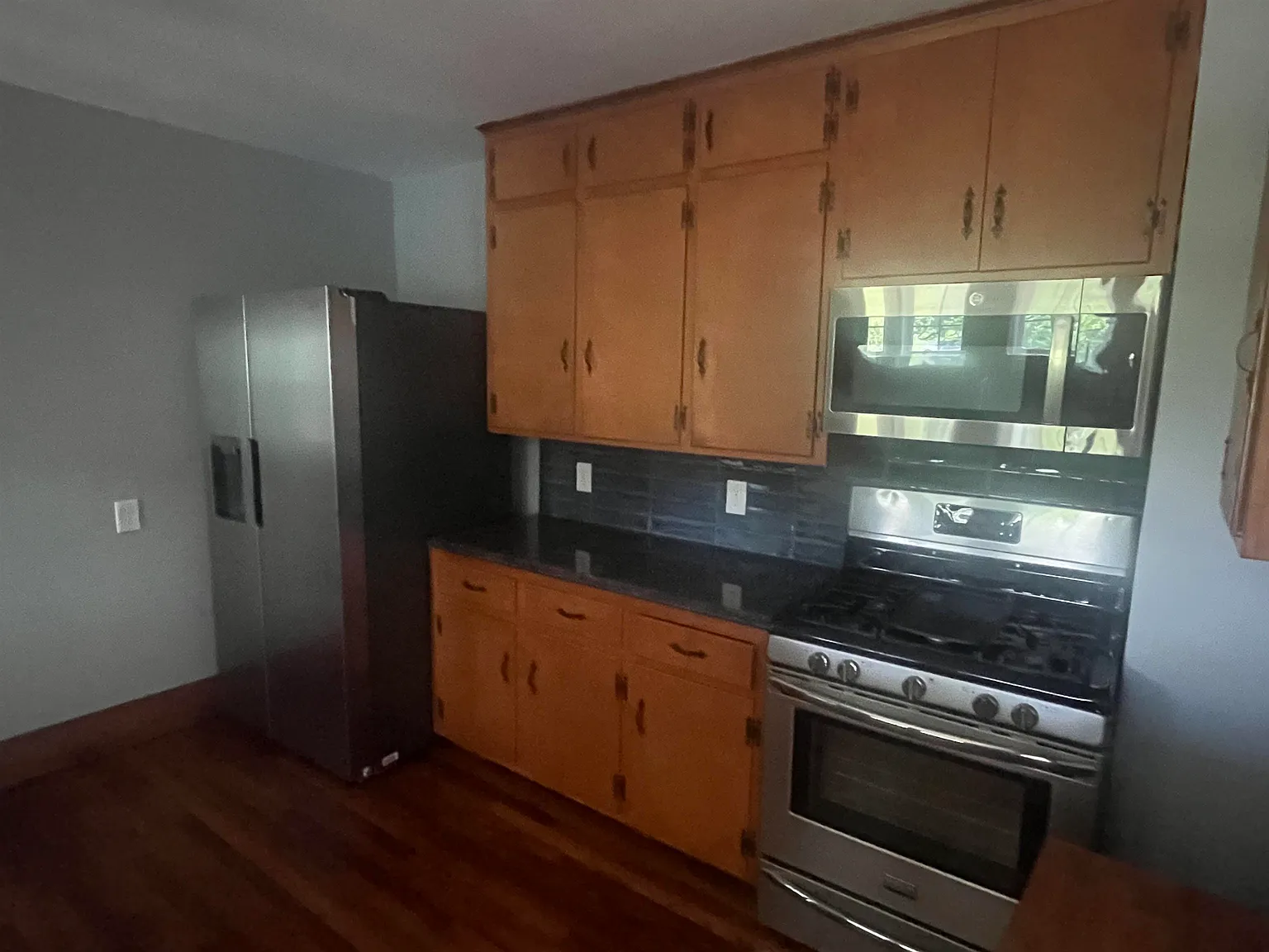 2 bed, 1.0 bath, 1108 sqft, $1,750 — Photo 2